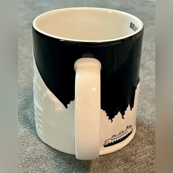 Seattle Skyline Starbucks Collector Series 3D Relief Black White 2012 16 oz Mug - Picture 8 of 9